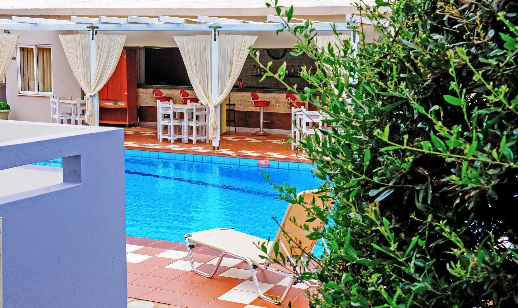 Golden Sun Boutique Aparthotel Malia  Exterior photo